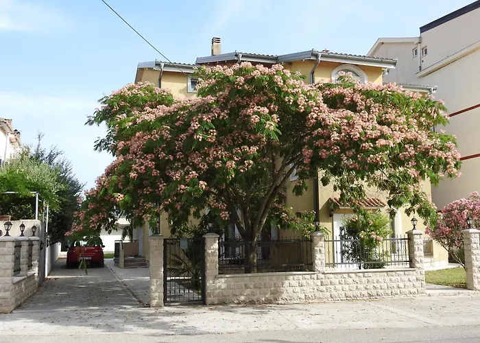 Luna Apartments