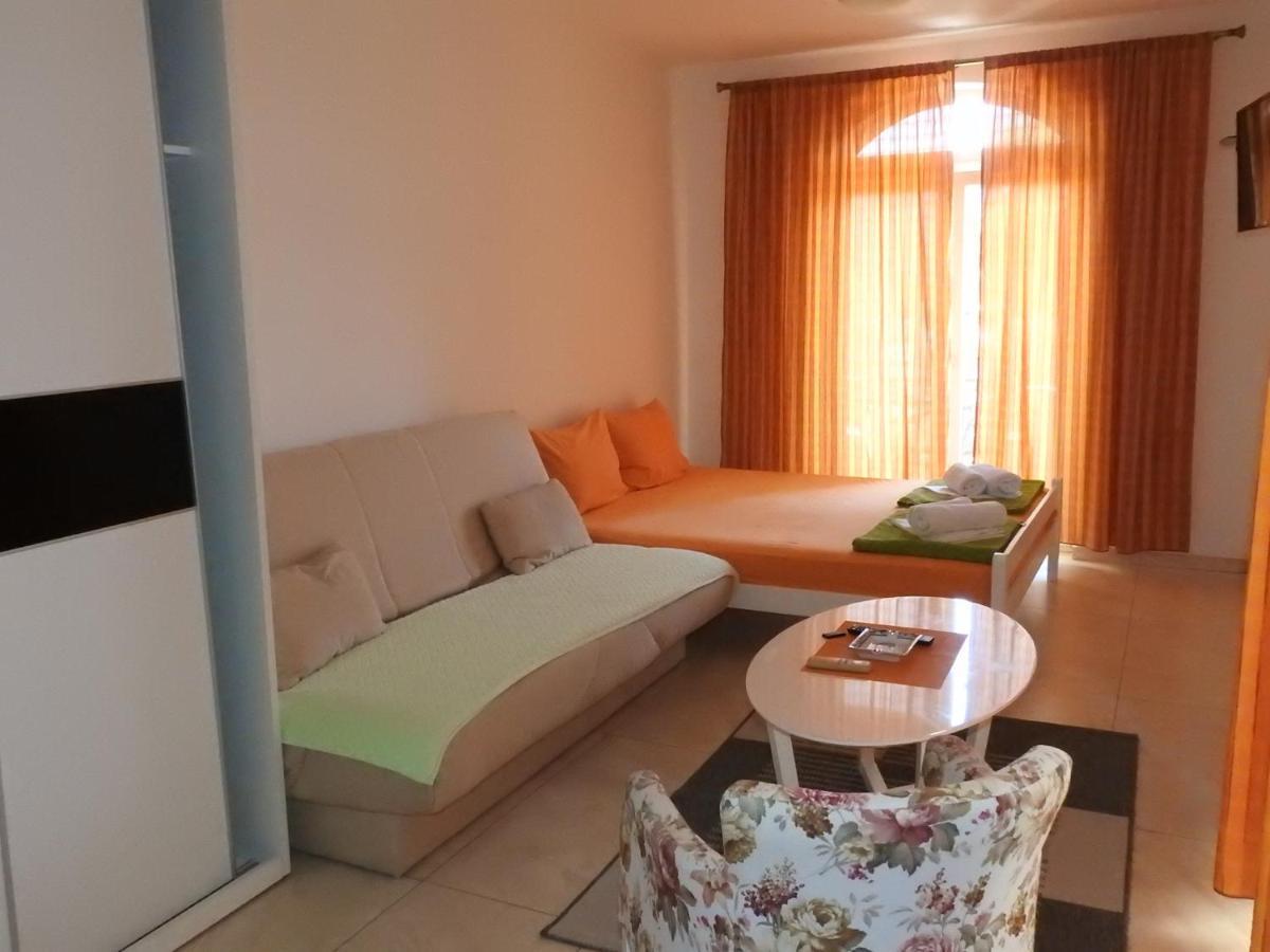 Luna Apartment *
